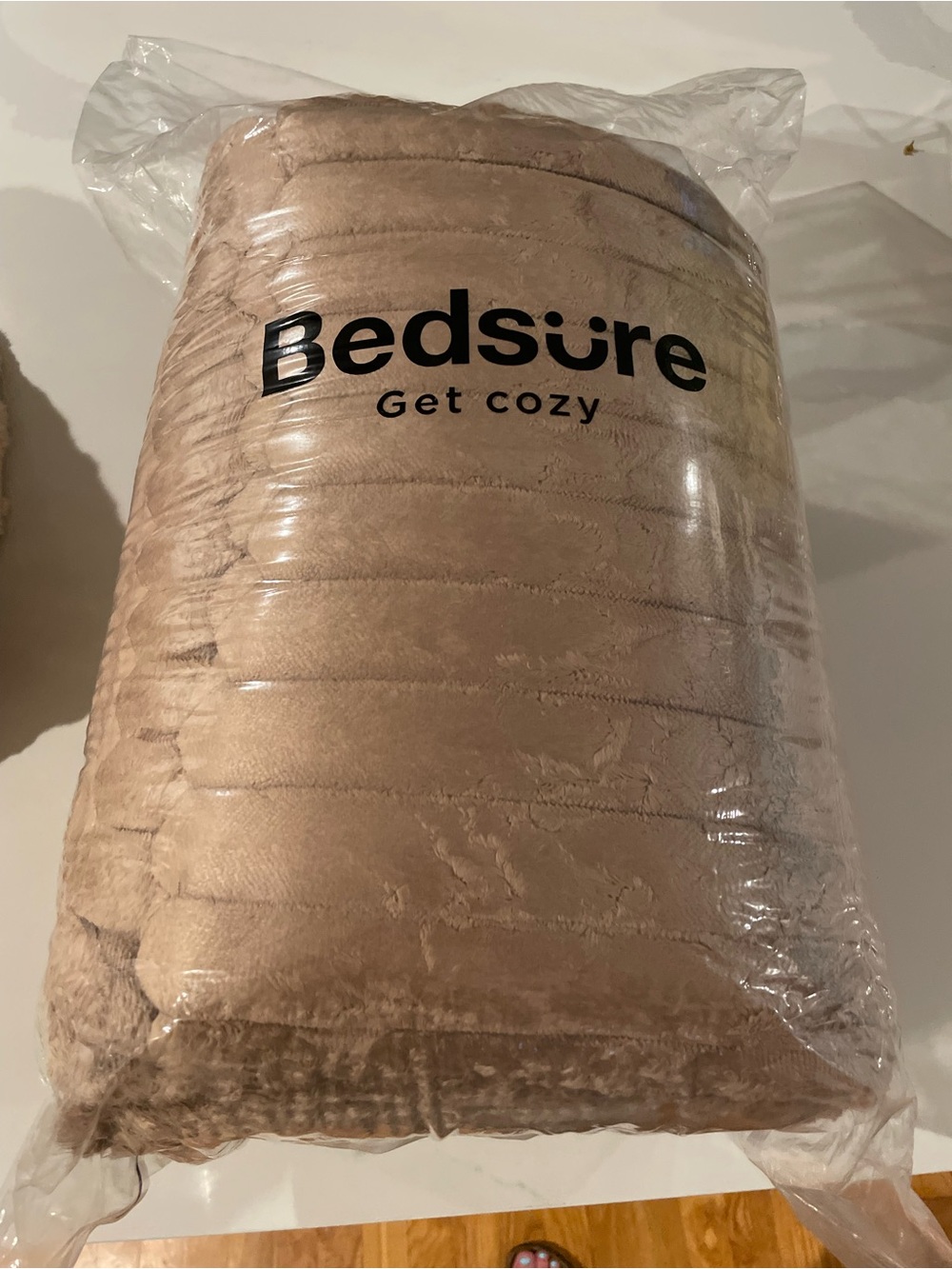 Queen Bedsure Blanket and 2 pillow shams New Brown